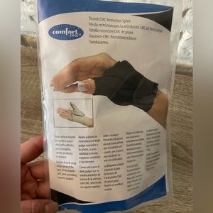Brand new Comfort Cool Thumb CMC Restriction Splint, Right Hand, Size Small